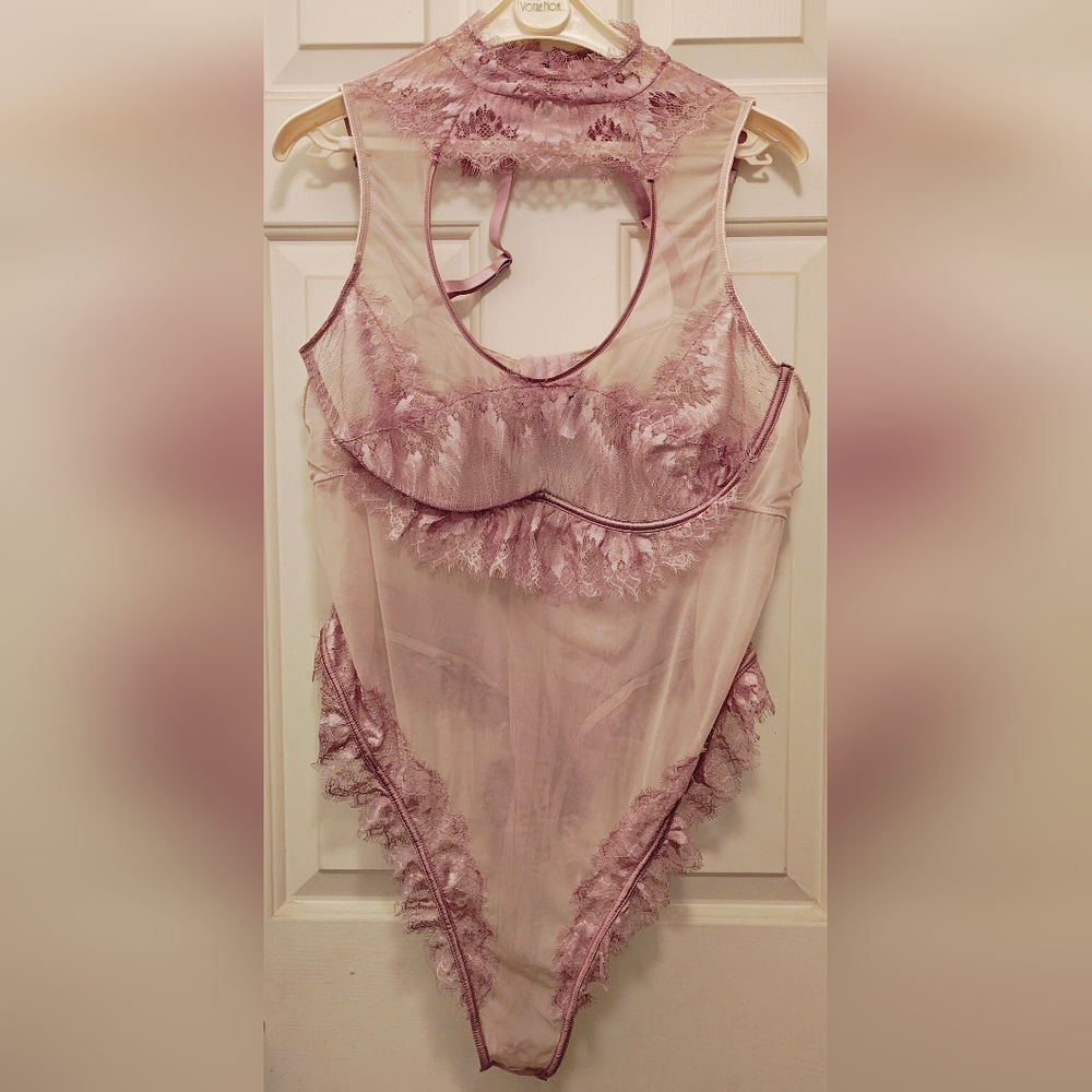 Vtg KAVIAR Oh Lá Lá Chèrie Plus Size Lingerie Bodysuit w High Neck & Ruffles